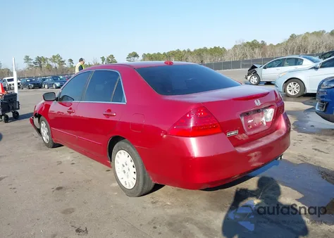 2007 Honda Accord 2.4 Ex z USA, uszkodzony, nr VIN 1HGCM56827A204297